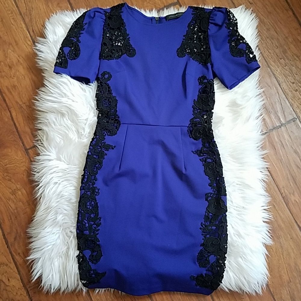 STELLA & JAMIE Short Sleeve Lace Cut Out Mini Sheath Dress